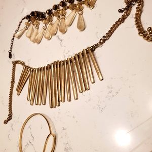 Set 2 necklaces and a bracelet statement jewelry
